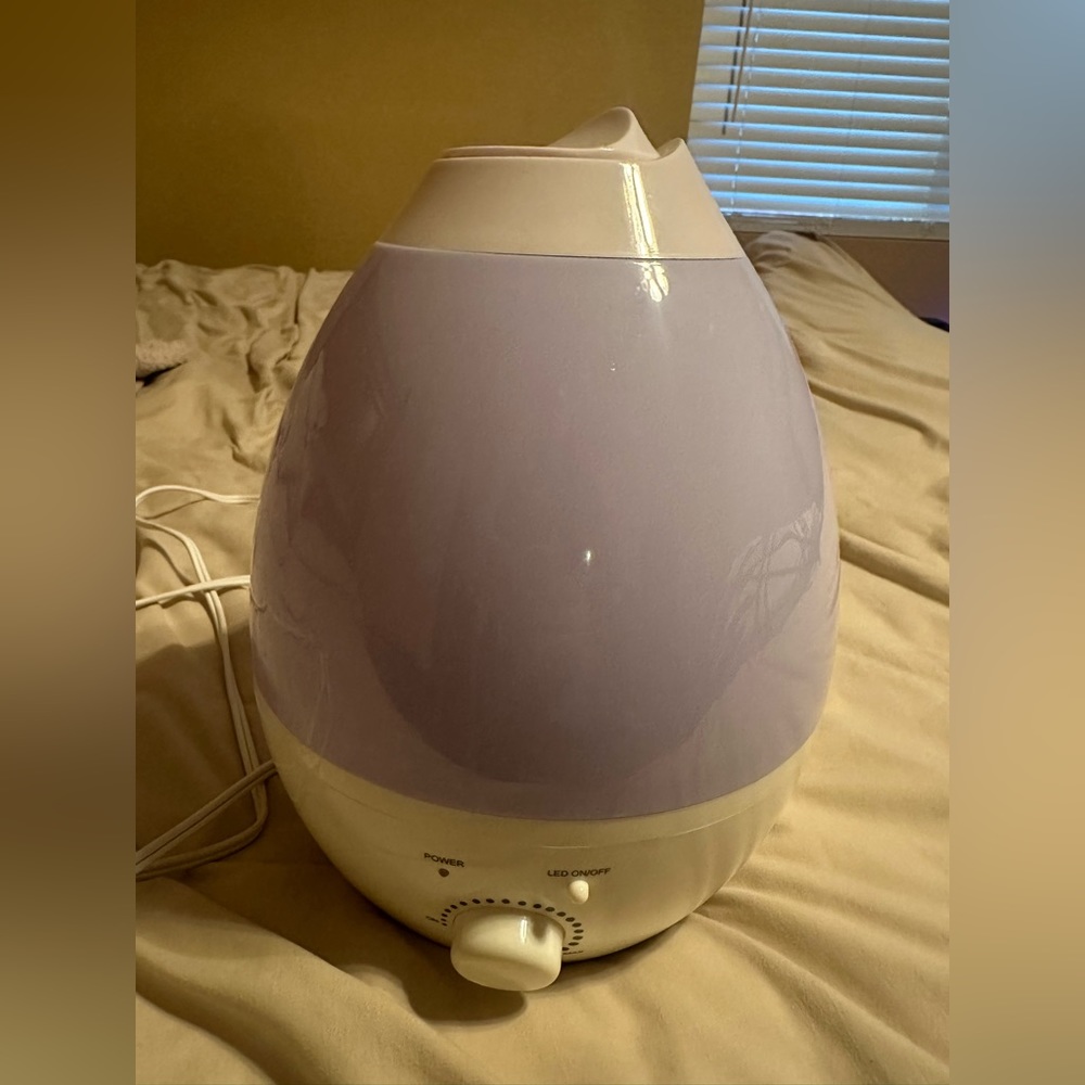 Color Changing Humidifier - Picture 2 of 16